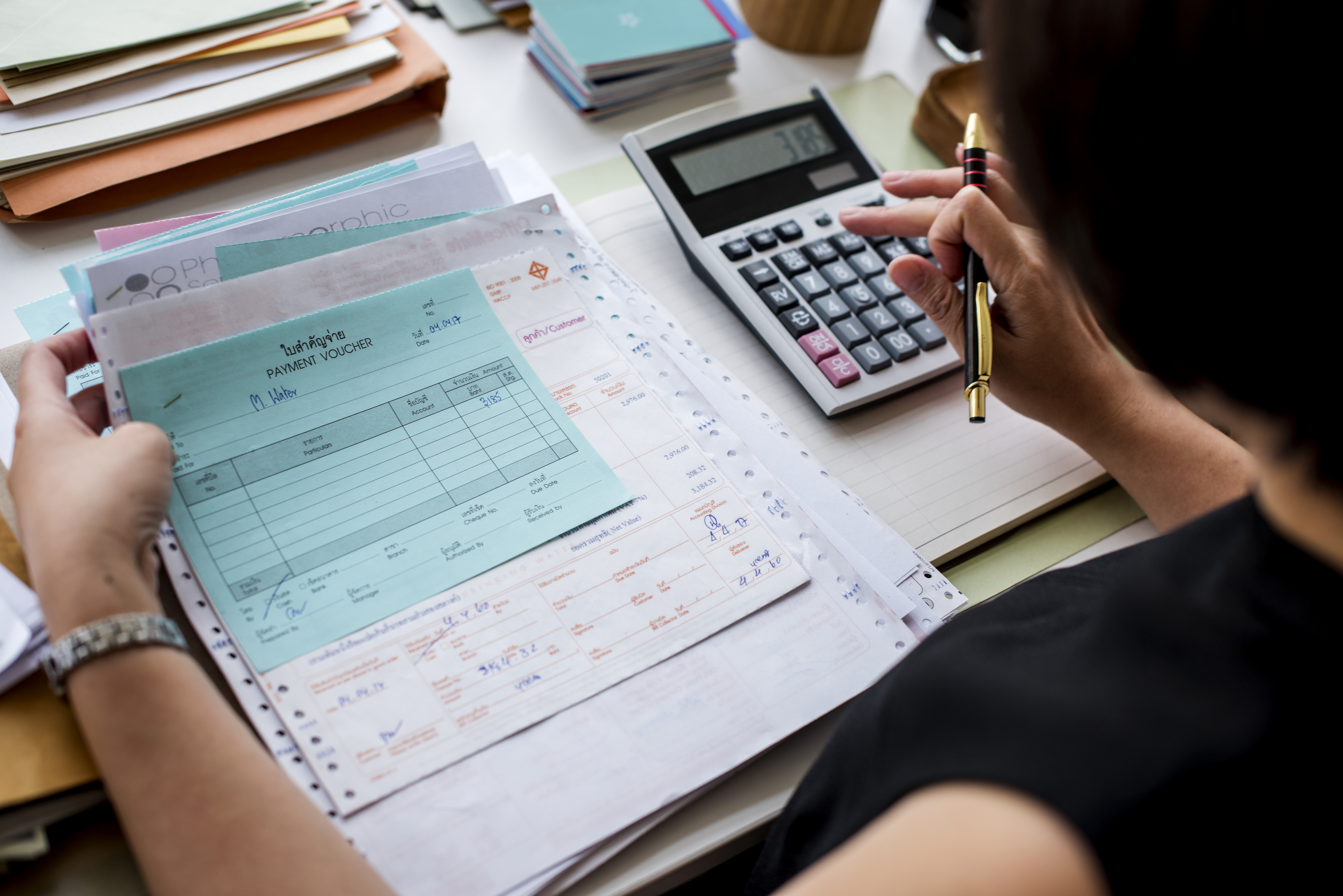Difference Between Accounting and Bookkeeping (Complete Guide for Beginners)
